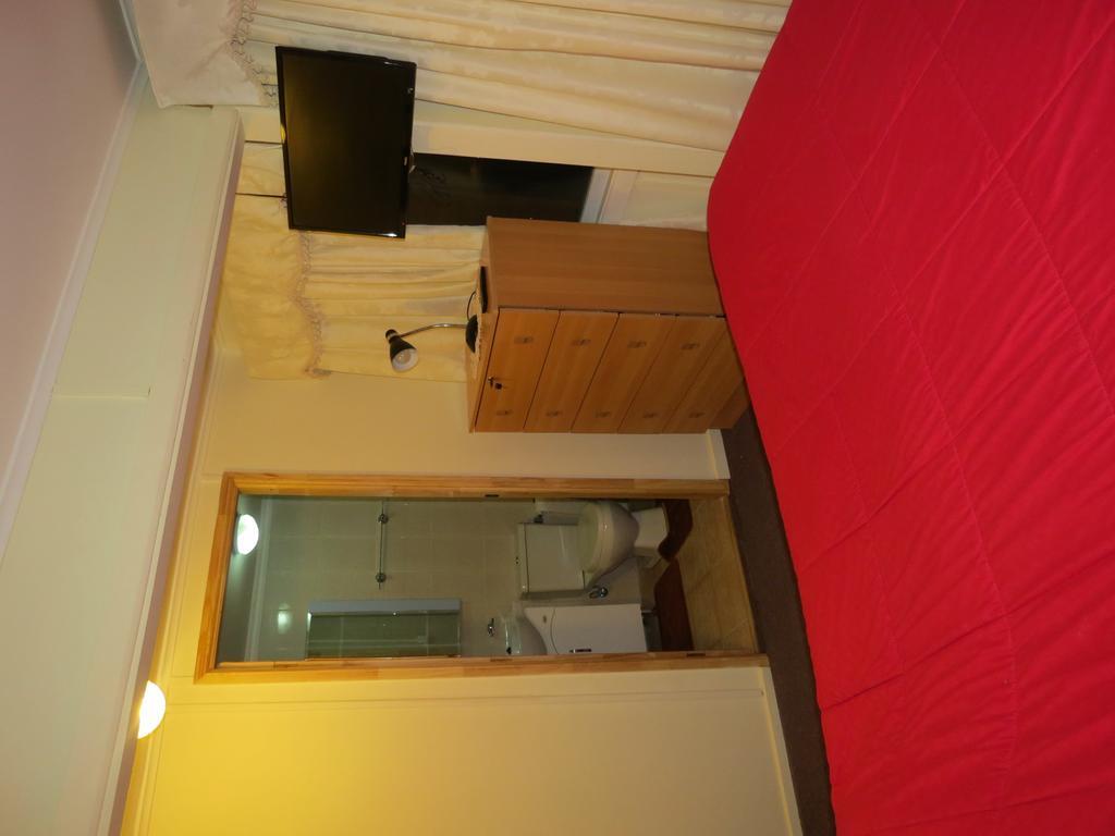 Hostal Dona Irma Punta Arenas Chambre photo